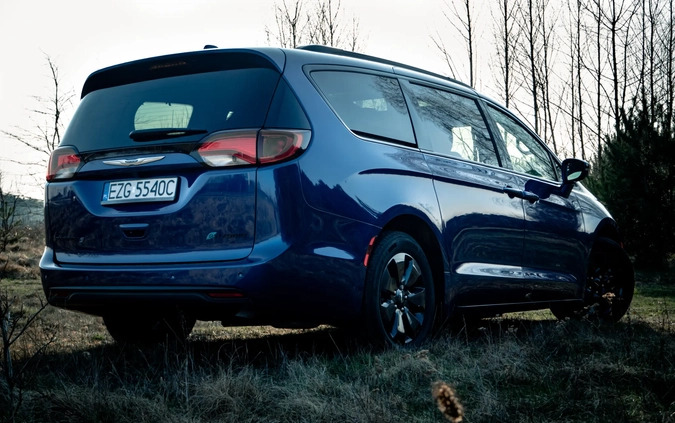 Chrysler Pacifica cena 168000 przebieg: 15500, rok produkcji 2020 z Łódź małe 352